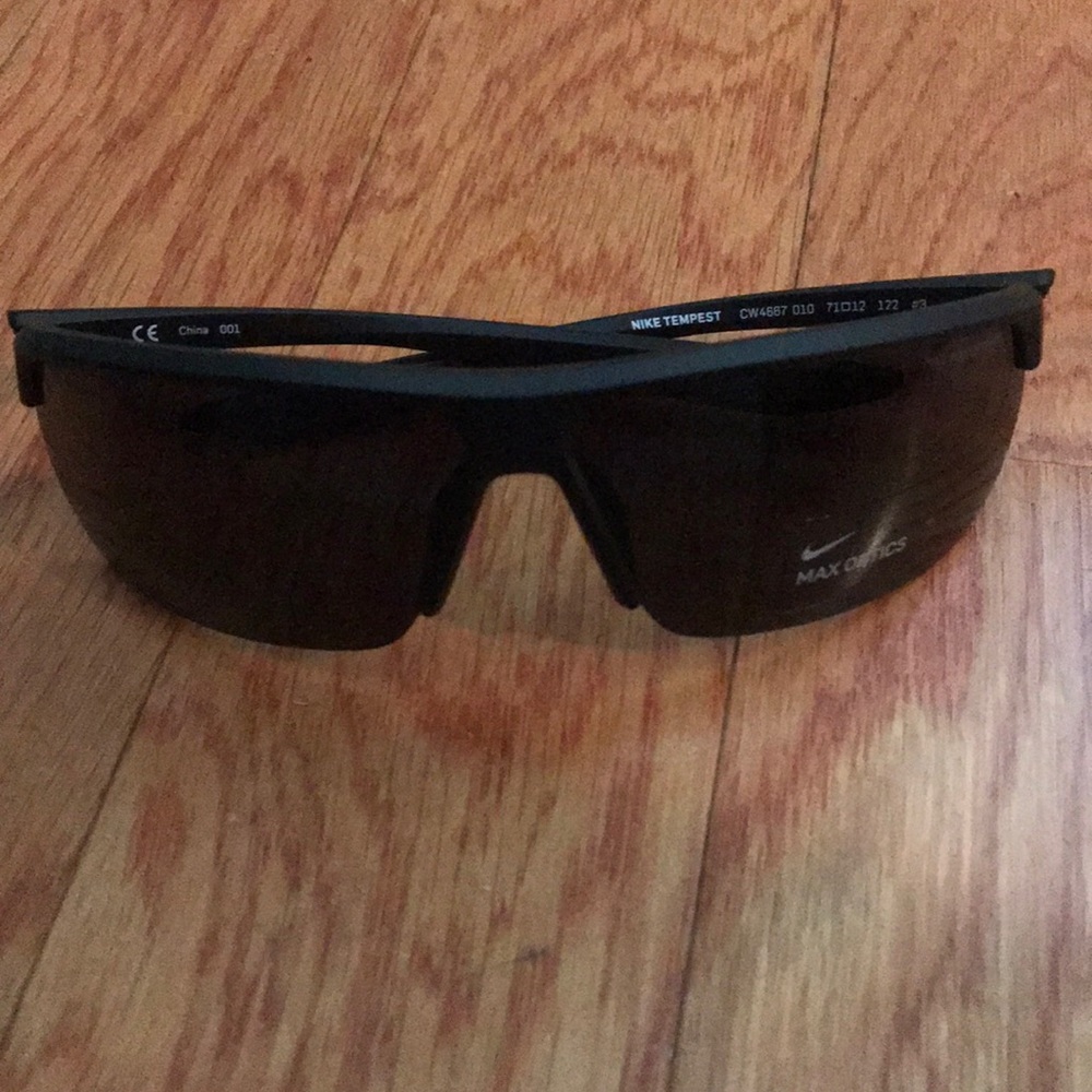 NWOT Nike Tempest Sunglasses w/ case